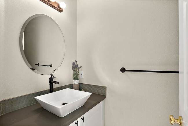 Building Photo - Immaculate 4-Bed Federal Way Home | Smart Tech, Tesla Charger, & Near JBLM!