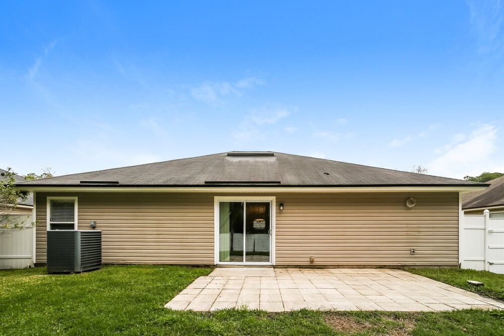 Building Photo - 440 Sanwick Dr