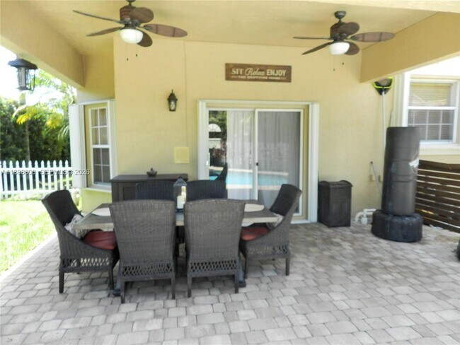 Building Photo - 210 La Costa Ct