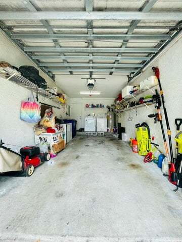 Building Photo - 4231 NW 1st Dr