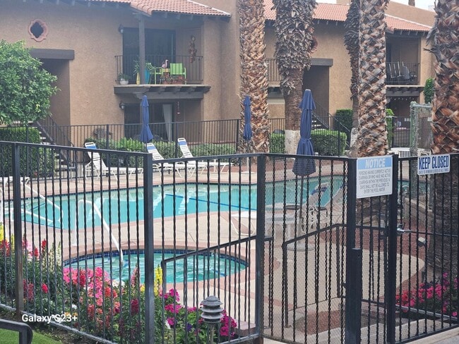 Building Photo - Prime Palm Springs living in the gated community of Rancho El Mirador