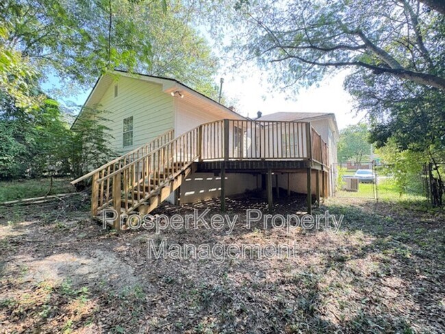 Building Photo - 4617 Rosemont Dr