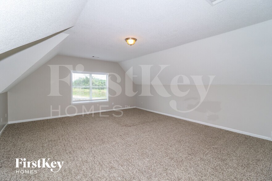 Building Photo - 100 Misty Hill Cove