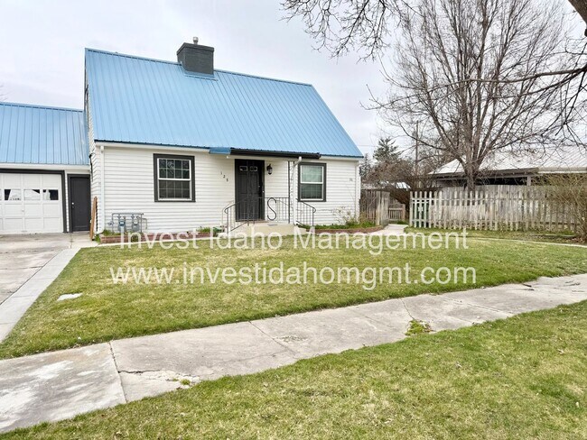 Building Photo - 126-128 N 10th St