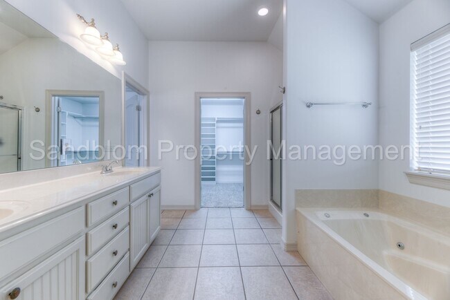 Building Photo - For Lease | Broken Arrow | Available Now!