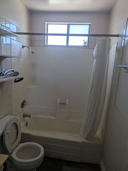 Building Photo - 2119 W 29th St