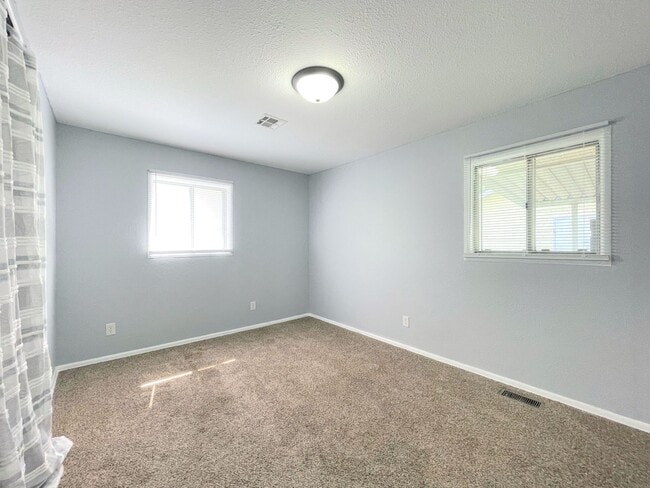 Building Photo - Charming 3 bedroom home in great location