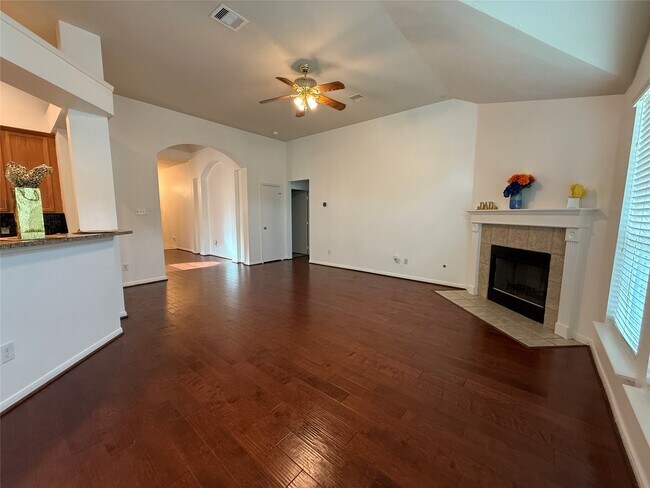 Building Photo - 15615 Lost Maples Dr