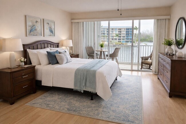 Building Photo - 1523 E Hillsboro Blvd