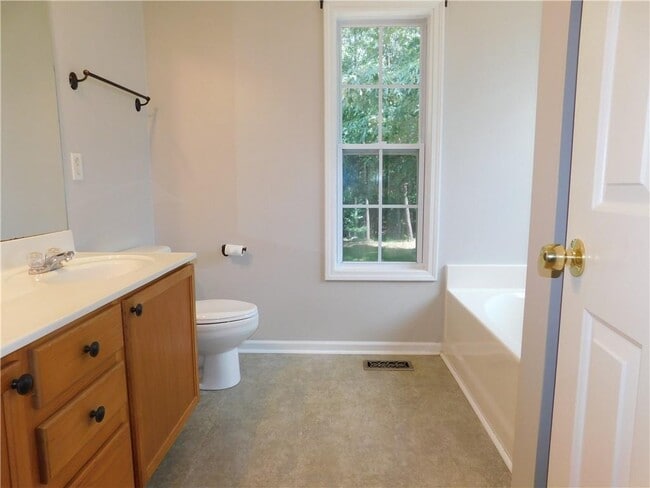 Building Photo - 576 Greenwood Park Way