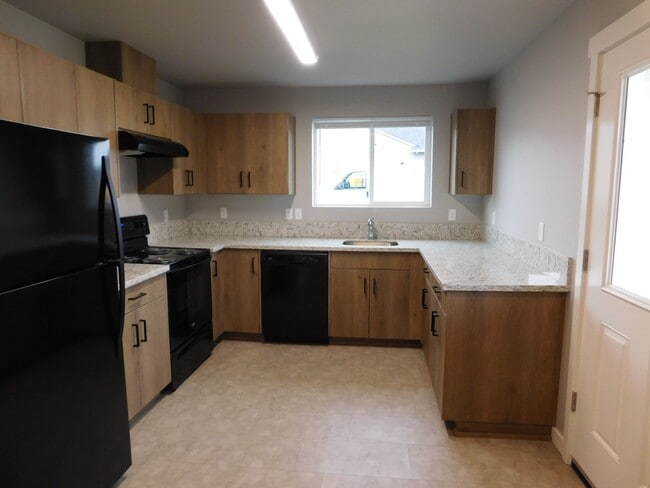 Building Photo - 2Bd/2Ba 2nd Story Apartment Unit - Available Now!