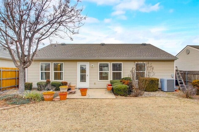 Building Photo - Amazing 3bed 2 Bath 2 Car Garage in Marble Leaf Addn Edmond OK