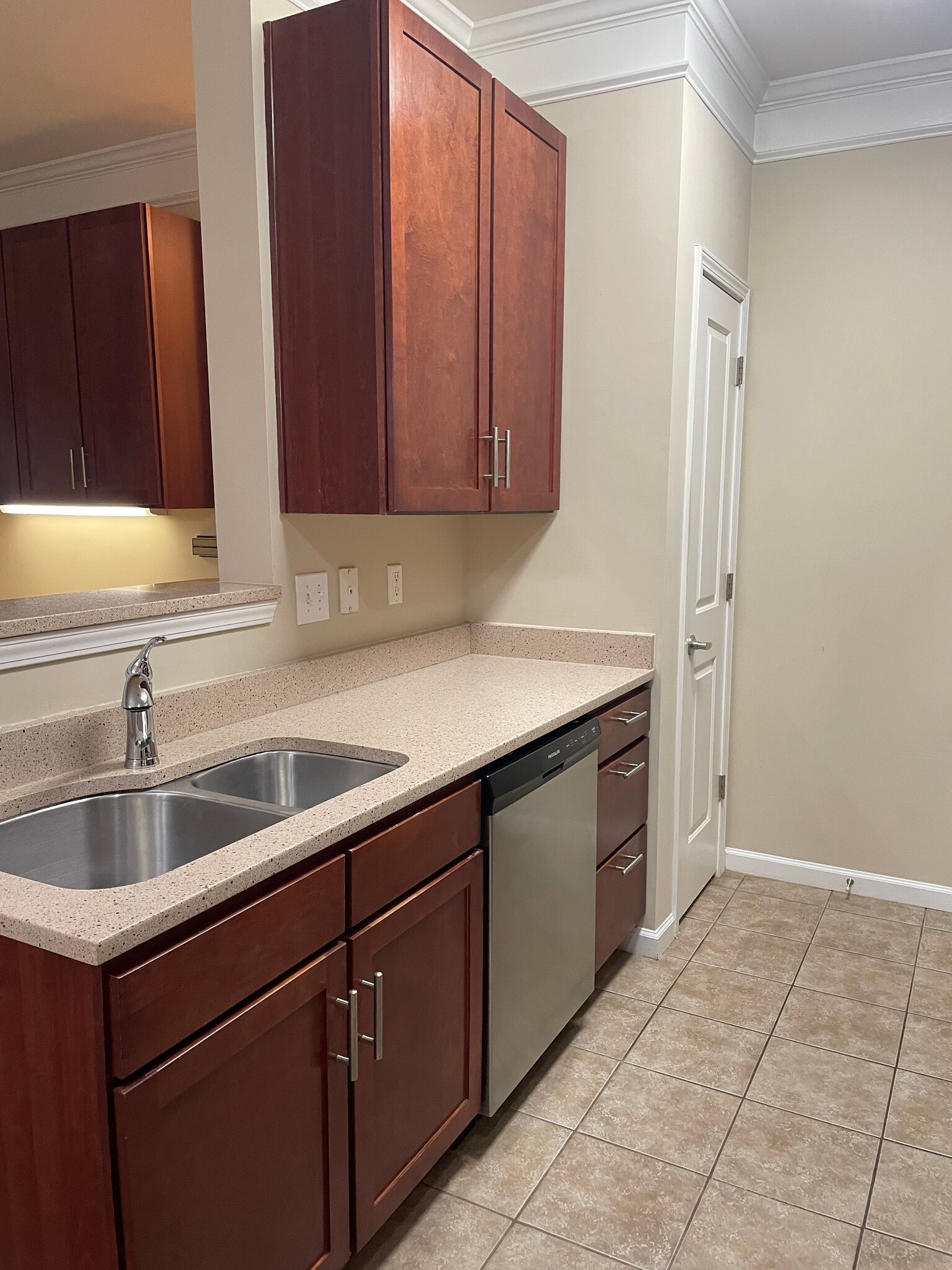 Building Photo - 1755 Central Park Rd