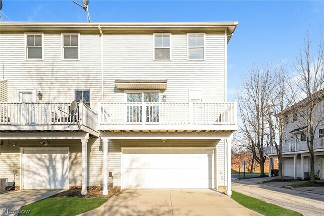 Building Photo - 821 Nela View Rd