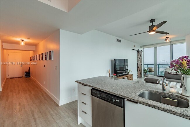 Building Photo - 888 Biscayne Blvd