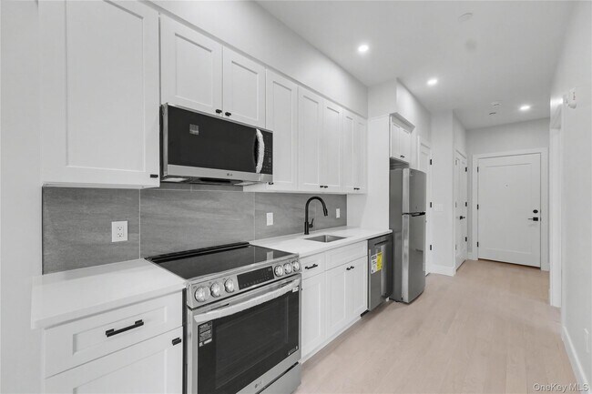 Building Photo - 10 Market St