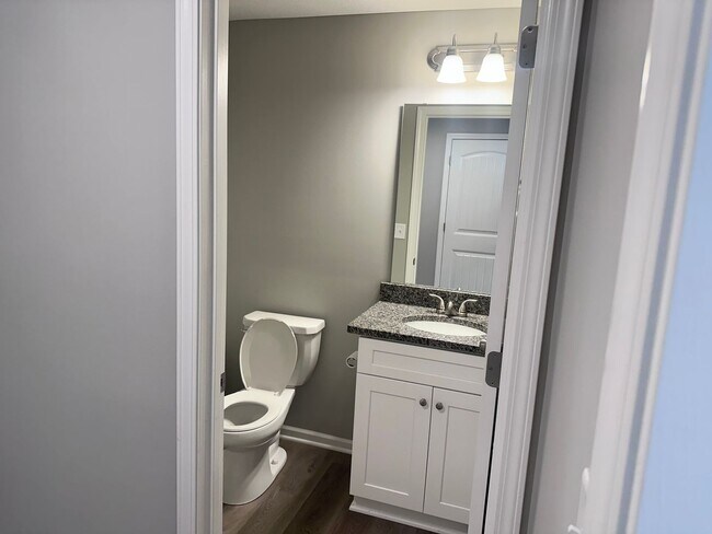 Building Photo - 3 Bed | 2.5 Bath | 1 Car Garage Duplex in Pleasant Hill