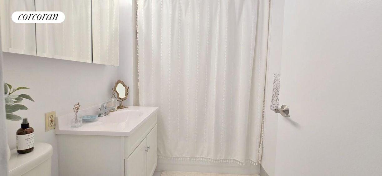 Building Photo - 225 Eighth Avenue 11B