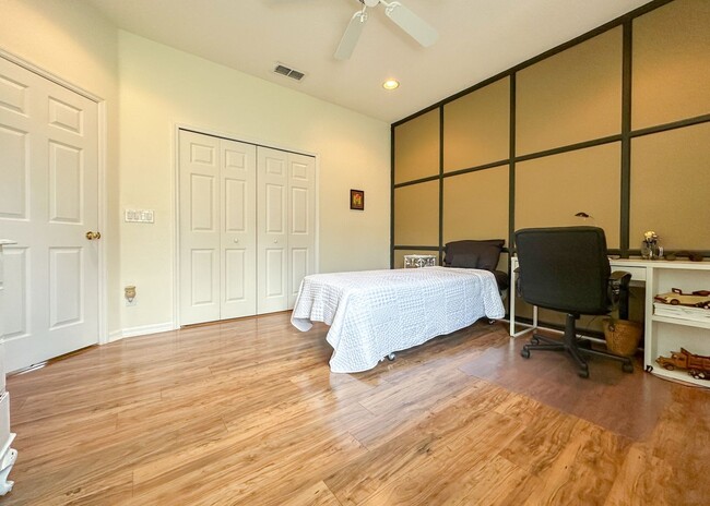 Building Photo - Furnished Rental in Golf Cart District!