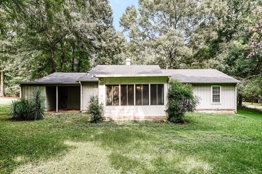 Building Photo - 4255 Loveless Pl