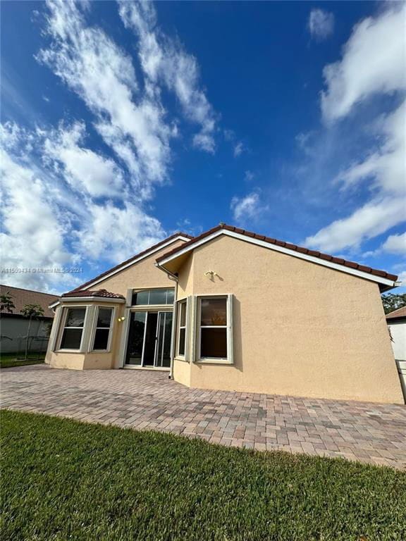 Building Photo - 2591 SW 190th Ave