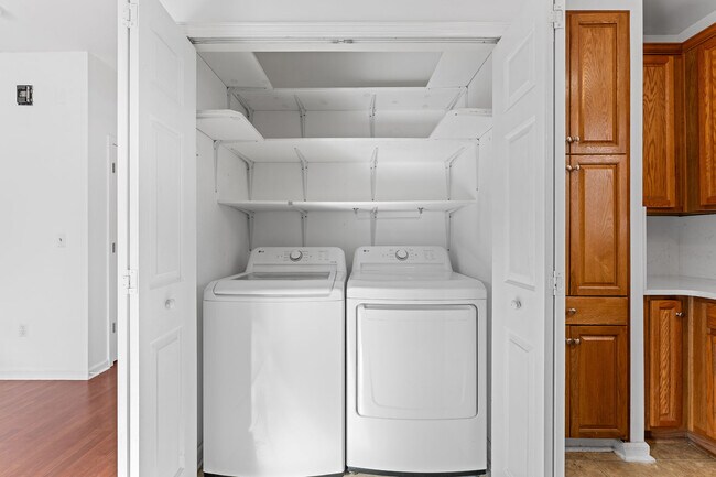 Building Photo - 4 Maravista Ave