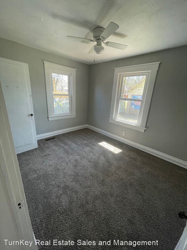 Building Photo - 2 br, 1 bath House - 920 W Central Street