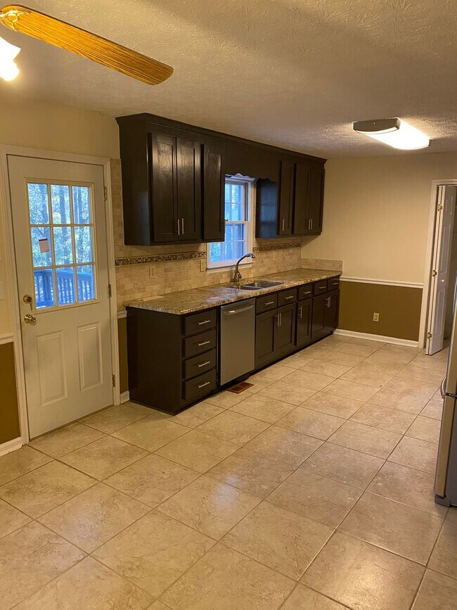 Building Photo - Watkinsville Gem! Cul-de-Sac + Creek Frontage in Cedar Hills