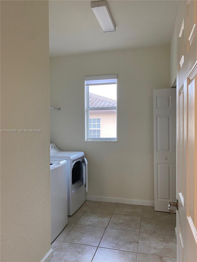 Building Photo - 17001 SW 90th Terrace