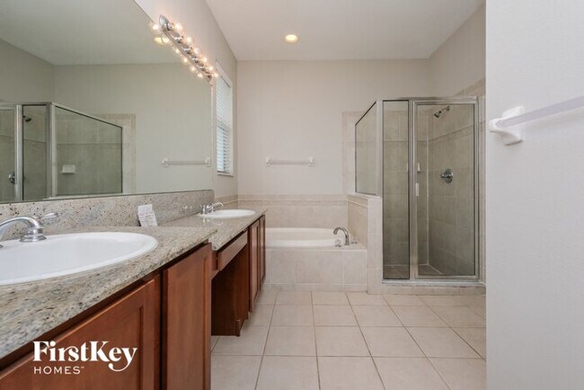 Building Photo - 527 Dunaway Dr