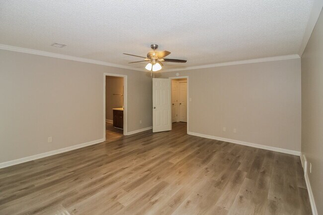 Building Photo - 7181 Autumn Song Dr