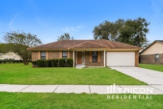 Building Photo - 955 Chalmet Ln