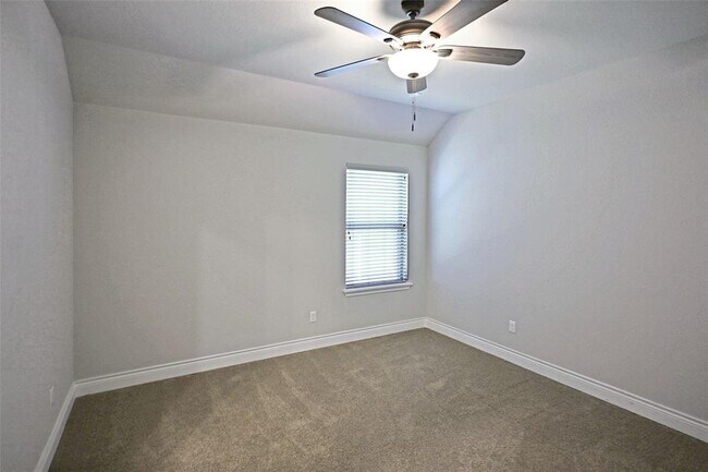 Building Photo - 588 Vale Ct