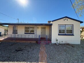 Building Photo - Charming 3-Bedroom Home in Central Tucson!