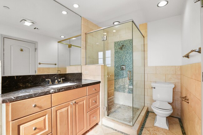 Building Photo - 985 N Michillinda Ave