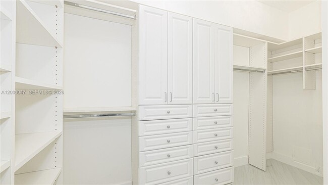 Building Photo - 333 Las Olas Way
