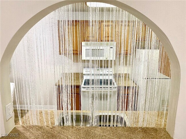 Building Photo - 1515 E Reno Ave