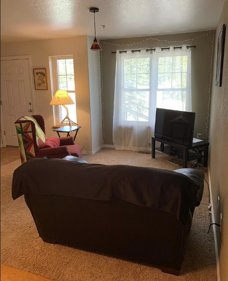 Building Photo - 1065 Laramie Blvd