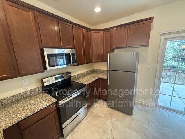 Building Photo - 175 Limerick Rd