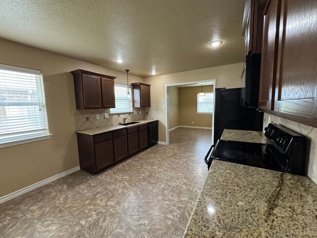 Building Photo - 6304 Castle Gap Dr