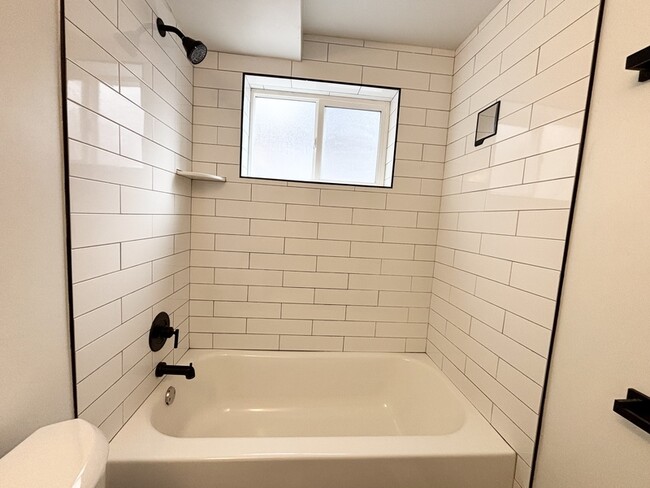 Building Photo - 1403 S 300 E