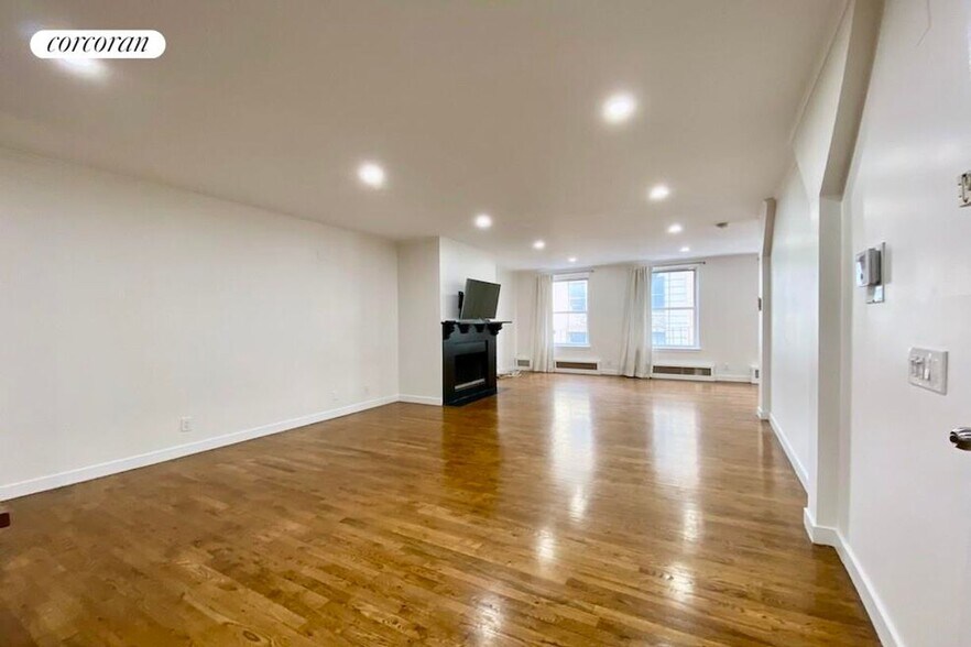 Building Photo - 59 Grand St