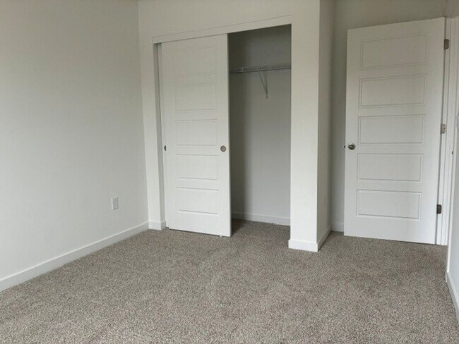 Building Photo - Brand New 3 Bedroom - 2.5 Bath Condo in Union Grove