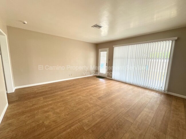 Building Photo - 10918 Dalwood Ave
