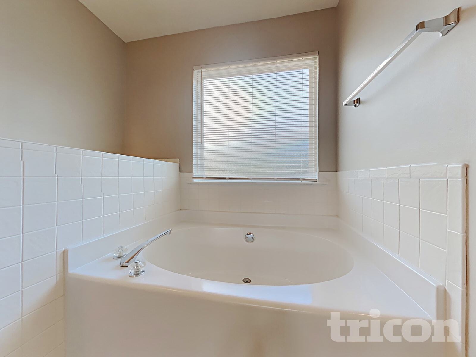 Building Photo - 405 Tori Dr