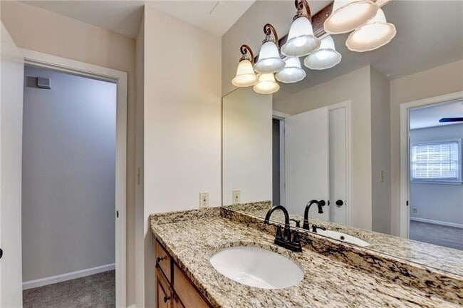 Building Photo - 478 Dorsey Cir SW