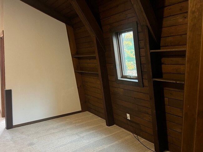 Building Photo - 888 Salem St