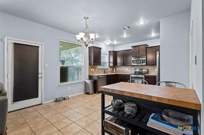 Building Photo - 9613 Adeel Dr