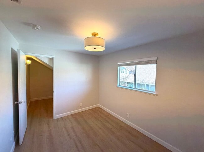 Building Photo - REMODELED LARGE 1600sf 4BR/2BA 3PK ?Miramonte Gardens AVAIL NOW