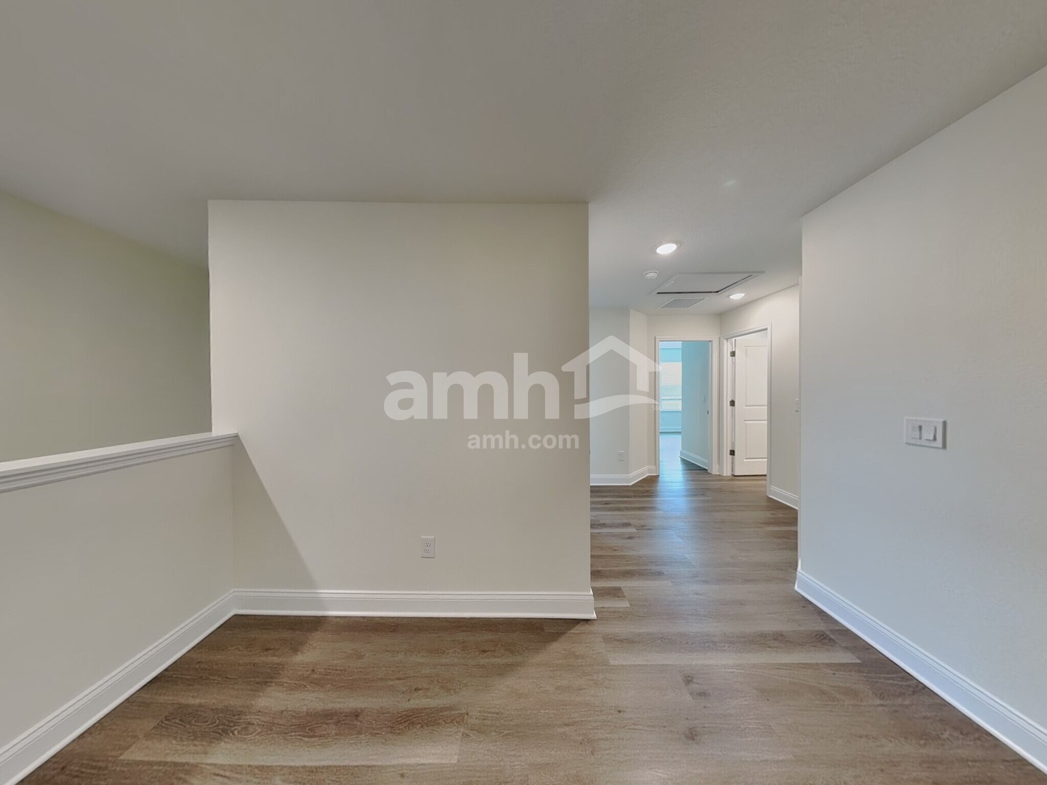 Building Photo - 2550 Feather Crst Dr